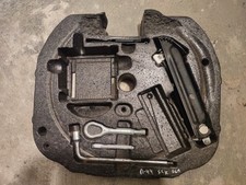 KIT ATTREZZI PER RUOTA DI SCORTA MERCEDES SLK R171  A1716840537