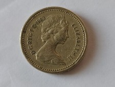 Moneta  Inglese RARA da one Pound ERRORE DI CONIO STAMPA ROVESCIATA 1983.