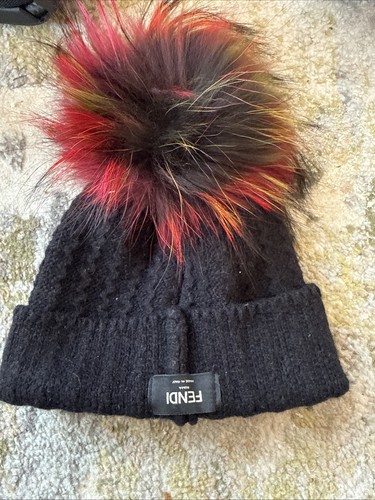 Women fendi hat - fendi,