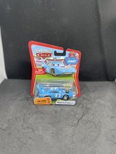 Disney Pixar Cars "Il Re con Coppa Pistone" - Mattel Diecast - Nuovo su cartoncino - Raro