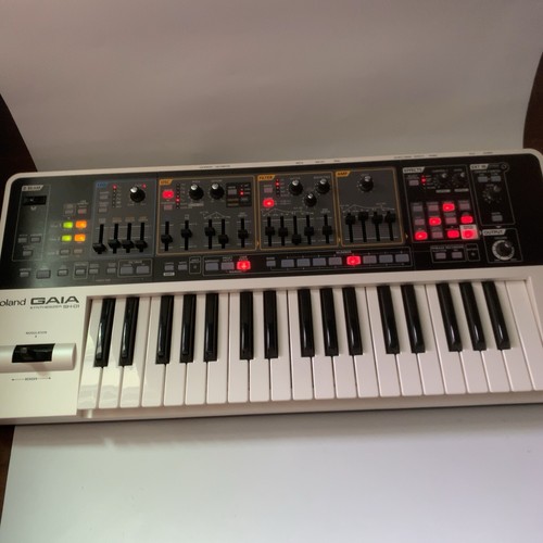 Roland gaia 01 - roland, sh-01
