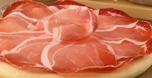 Fiocco prosciutto crudo con - prosciutto,