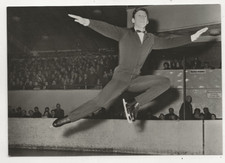 59/95 AK PATTINAGGIO ARTISTICO ALAIN CALMAT FRANCIA CAMPIONE DEL MONDO 1965 FOTO DRESSEL