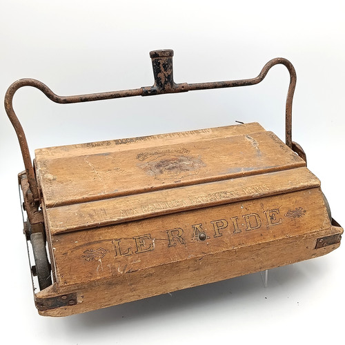 Ancien balai tapis - balai, "bissel"