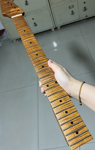 Suhr reverse head - suhr, 22frets