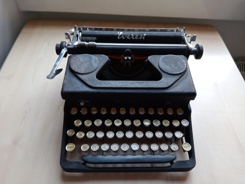Macchina scrivere everest - da,