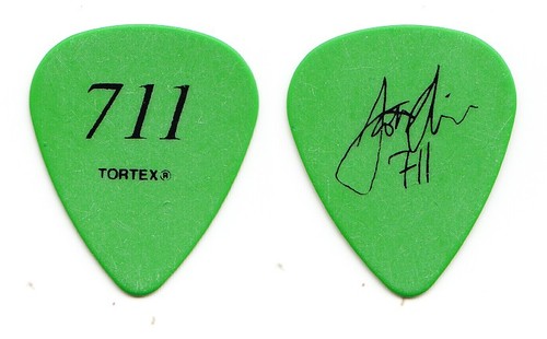 Weezer scott shriner signature - scott,