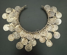 Cavigliera egiziana fatta a