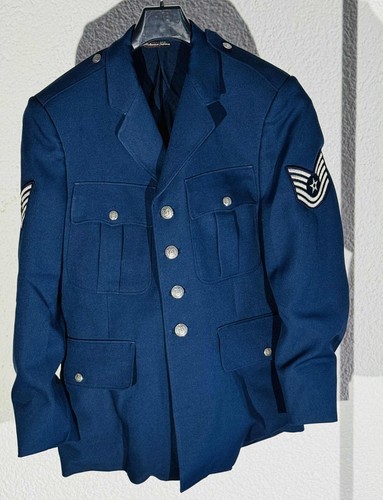 Vecchia giacca uniforme
