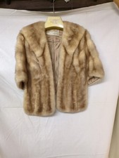 Coprispalle In Visone Bianco