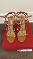 Valentino Rockstud sandalo in