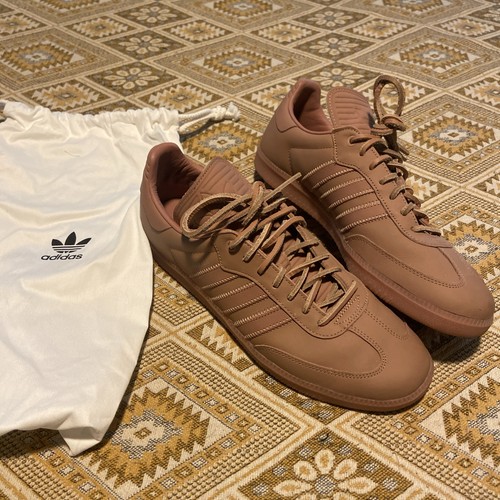 Adidas pharrell samba human - pharrell,