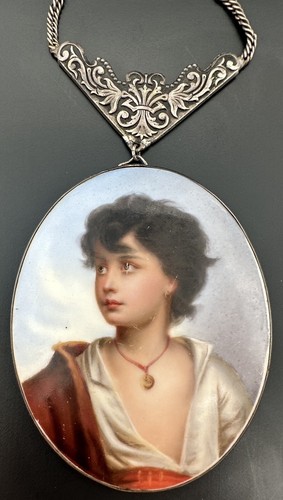 Collana antica miniatura