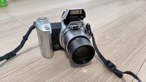 Fotocamera digitale compatta