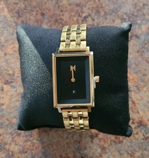 Orologio quadrato firmato MVMT