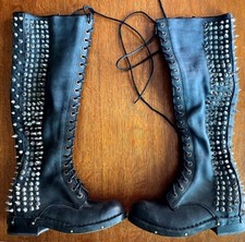 STIVALI IN PELLE A PUNTA