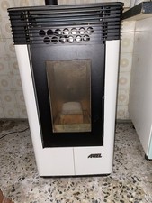Stufa a Pellet ARTEL Bianca/Nera 6kW – Come Nuova – Moderno Design