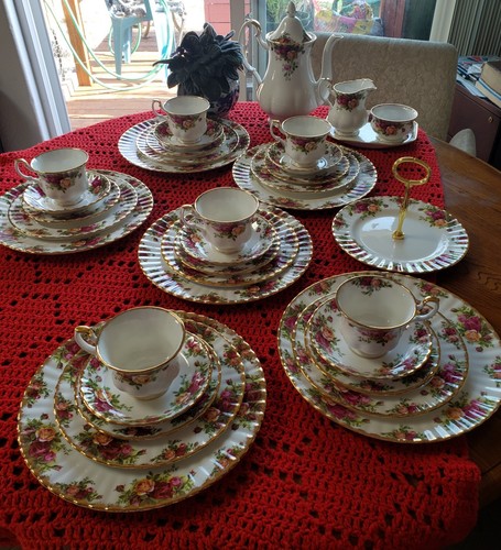 Royal albert settings with - 6,