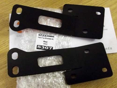 Hardtop side mounting bracket