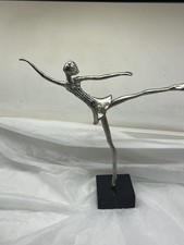 Statuina ballerina