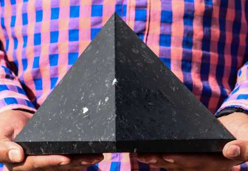 Piramide cristallo di - piramide,