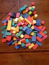 COSTRUZIONI IN LEGNO COLORATE