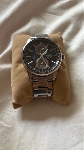 Seiko chronograph black dial - seiko,