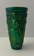Vaso iridescente figura