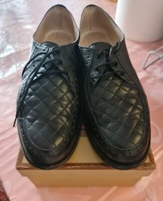 Scarpa allacciata in pelle nera tomaia lavorata a rombi - suola vero cuoio n. 44