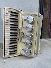Accordeon Scandalli, fabricato in Italia, 80 bassi di estile anni 1960. Bianco