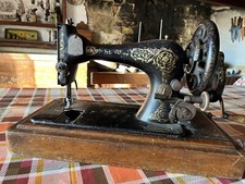 Antica macchina da cucire singer da Tavolo