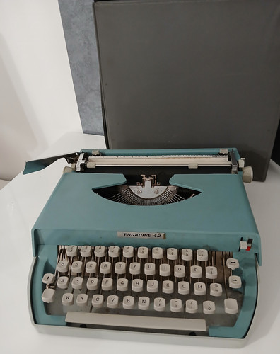 Macchina scrivere engadine - scrivere,