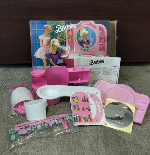Barbie vintage beauty center
