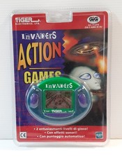 TIGER ELECTRONIC GIG INVADERS