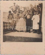 Foto, soldati in abiti