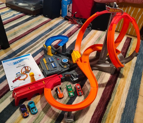 Hot wheels pista race - hot,