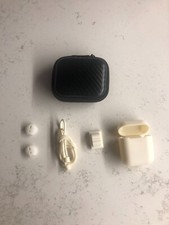 APPLE AIRPOD SET CUSTODIA E OGGETTI SPORT IN SILICONE E CUSTODIA AGGIUNTIVA