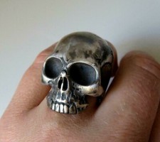 Enorme anello teschio argento