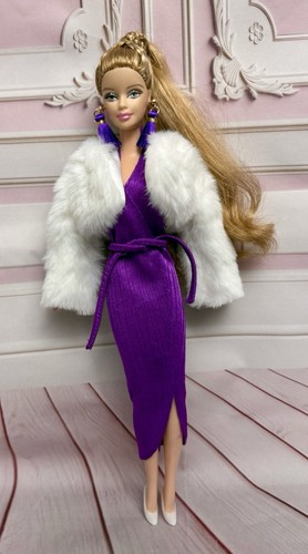 Barbie bambola 2004 - 2004, libra