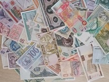ENORME LOTTO DI 60 BANCONOTE