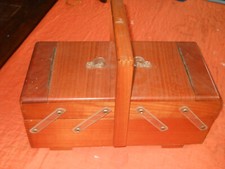 cestino portacucito in legno