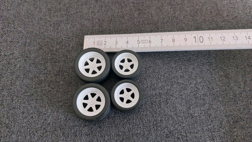 Modellino kit ruote cerchi