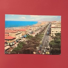 VIAREGGIO - VIALI A MARE -