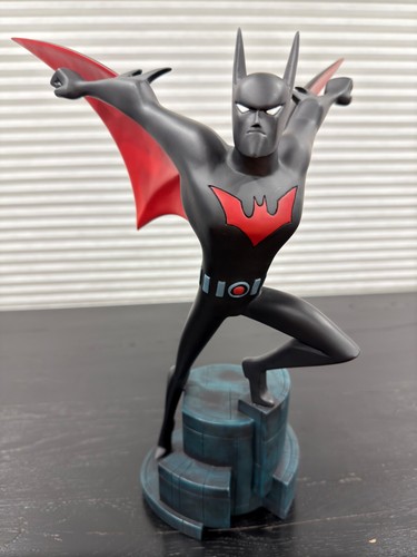 Batman beyond maquette warner - maquette,