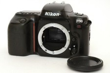 Nikon F50. Solo corpo