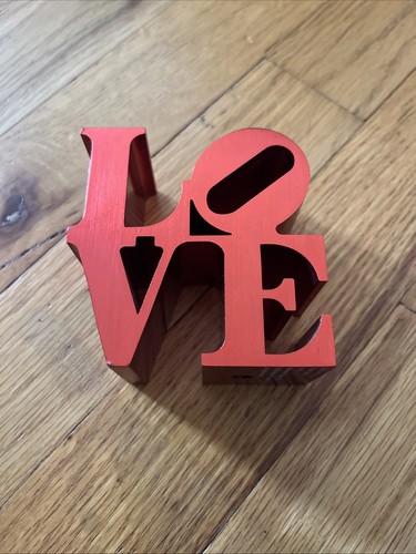 Robert indiana love scultura - love,