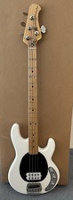 ERNIE BALL Music Man STINGRAY