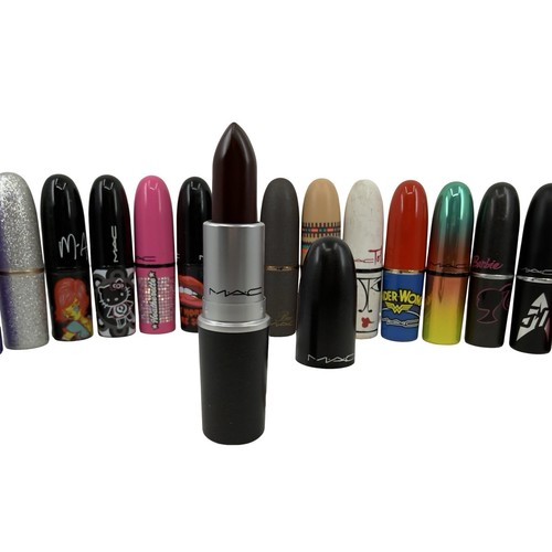 Mac cosmetics living - 🖤,