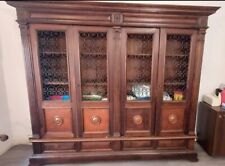 Studio antico completo in noce formato da vetrina, scrivania, poltrona e sedie.