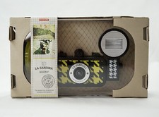 Macchina fotografica pellicola La Sardina 35 mm nero giallo pied de poule di Lomography - nuova con scatola